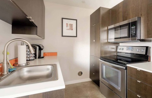 Belmont Apartment | Hip Area Dining + Shops Nearby 2BR Sleeps 4
