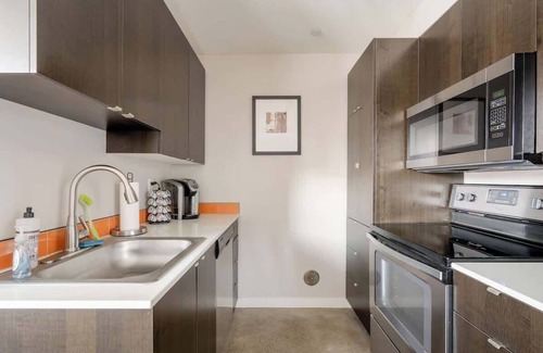 Belmont Apartment | Hip Area Dining + Shops Nearby 2BR Sleeps 4