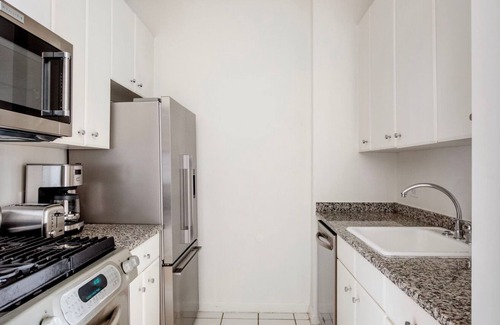 Union Square Apartment | Hip Flatiron 2BR w/Gym & Doorman, nr Union Square Park, by Blueground