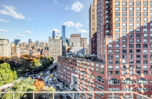 Union Square Apartment | Hip Flatiron 2BR w/Gym & Doorman, nr Union Square Park, by Blueground