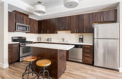 Mountain View Apartment | Hip Mountain View 2BR w/Gym & Spa, nr Tech Companies, by Blueground