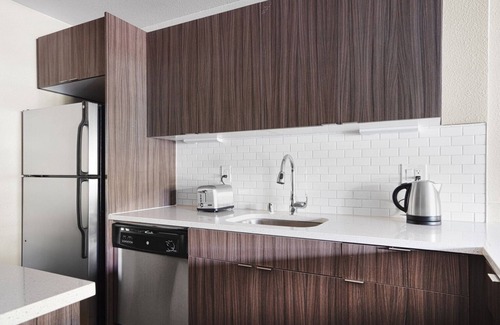 Sunnyvale West Apartment | Hip Sunnyvale 1BR w/W/D, Gym & Pool, 10 min to FB & Google, by Blueground