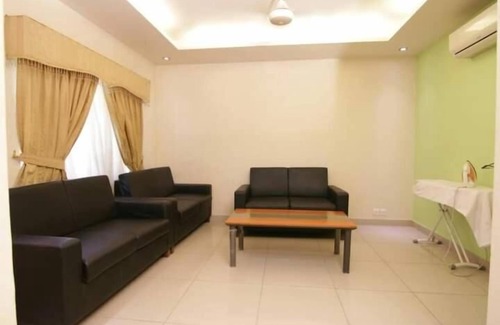 PECHS Hotel | HirA GuesT HousE & BanqueT