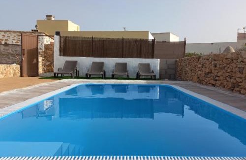 Antigua Villa | Histórica Villa con molino de viento