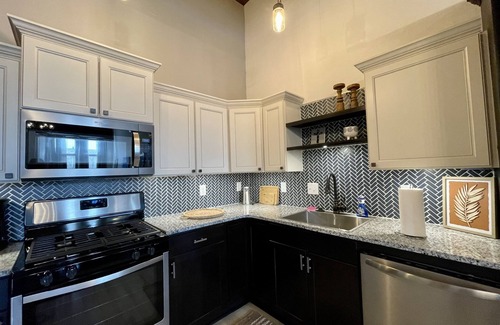 Mountain Home Apartment | Historic 1 bed 1 bath in 1920's Chevy