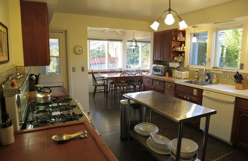 Ojai House | Historic 1907 Craftsman Farmhouse In Ojai Valley