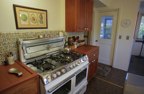 Ojai House | Historic 1907 Craftsman Farmhouse In Ojai Valley