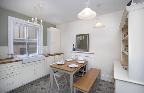 Peterborough Apartment | Historic 1BD in Central Peterborough