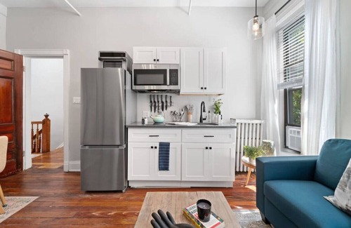 Central Park North House | Historic 3-Bed Brownstone, near Trains