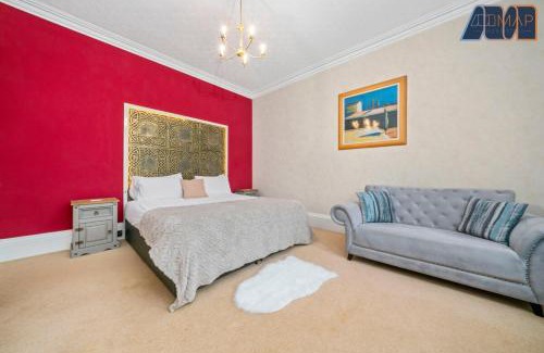Wemyss Bay Apartment | Historic 3 Bed Private Parking Nr Railway Station
