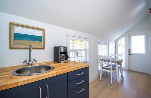 Captiva House | Historic 3BR Cottage with Optional Upstairs Suite, Steps to Beach & Village