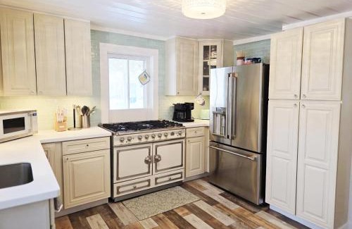 Historic District House | Historic 4 bedroom Victorian Home in Downtown Georgetown