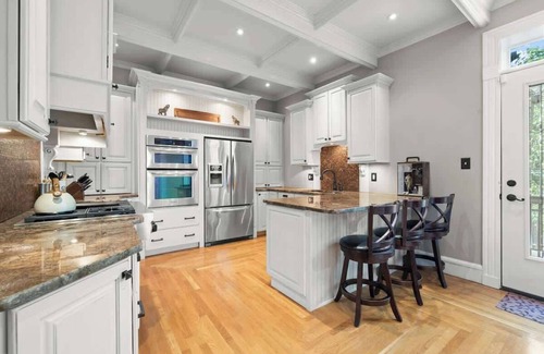 Corryville House | Historic 4BR Gem | Walk to UC | Free Parking