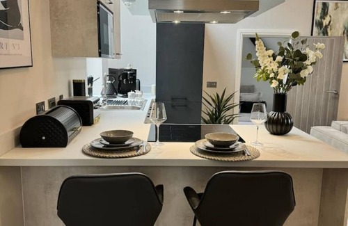 Northern Quarter Apartment | Historic 5* Tudor Residence: Penthouse