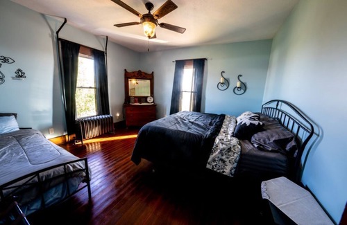 Tefft Other | Historic 6-bedroom Country farmhouse AC, WiFi in rural Francesville