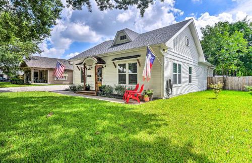 Waxahachie House | Historic and Fully Renovated Waxahachie Home!