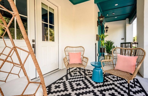 West End Apartment | Historic B&B in Heart of ATX - 3 Suites Sleeps 10
