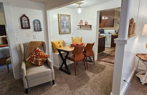 Eureka Springs Historic District Apartment | Historic Bed & Breakfast, Slps 4, Full Kitchen,