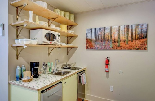 Boone Hotel | Historic Blue Ridge Tourist Court - Suite