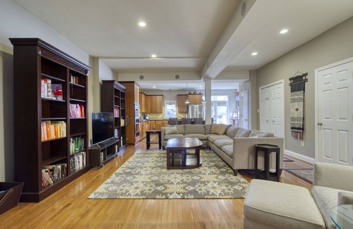 Kingman Park House | Historic Capitol Hill home near restaurants, shops, public transit, and parks!