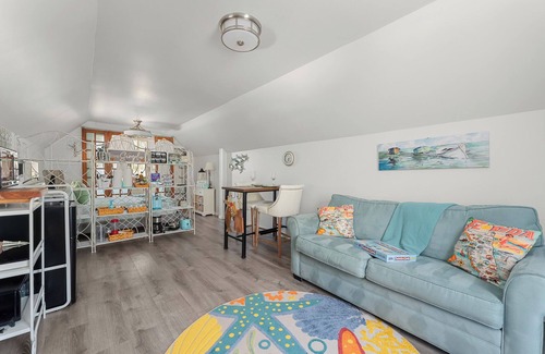 Bradenton House | Historic Carriage House, 15 min to AMI Beach & IMG