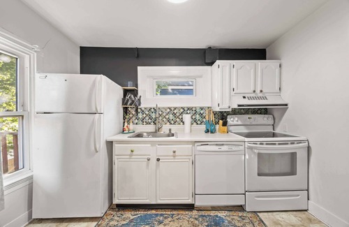 Clifton House | Historic Clifton Stay | Prime Loc Near Attractions