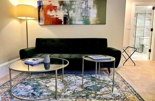 Laurelhurst Condo | Historic Dougan Suites : Suite 2