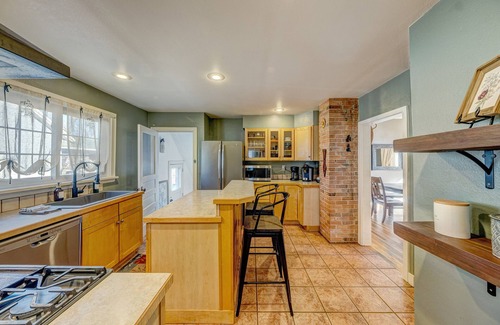 Sheridan House | Historic downtown, 2-units