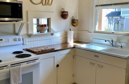 Astoria Apartment | Historic Downtown Flat, No. 2
