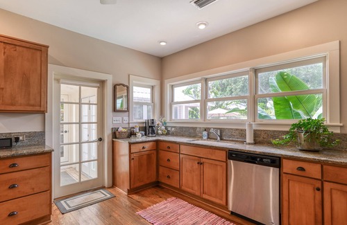 St. Augustine House | Historic Downtown Home with Heated Pool and Cottage! Walk to Everything!