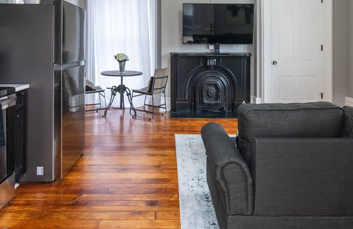 Georgetown Apartment | Historic Downtown Stay -Horse Park 11min/Ark 30min