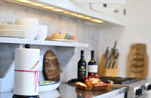 Historic Eastside House | Historic Eastside Canyon Rd/Plaza/Galleries-Walk Everywhere Amazing Courtyard