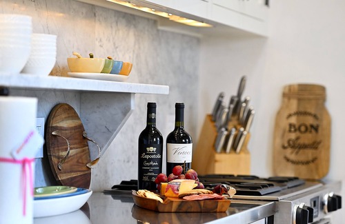 Historic Eastside House | Historic Eastside Canyon Rd/Plaza/Galleries-Walk Everywhere Amazing Courtyard