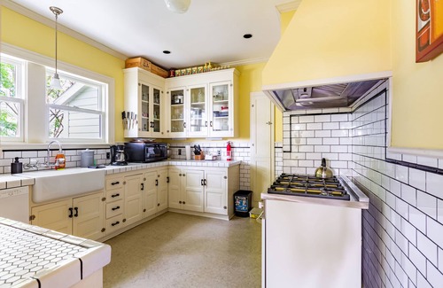 Sullivan's Gulch Bed & Breakfast | Historic Guest House Located in Central City