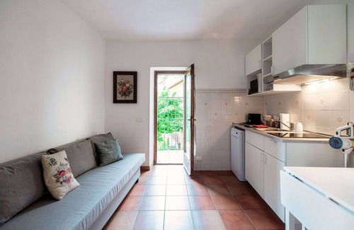 Nesso Apartment | Historic Home in Nesso (La Turr de Mezz)