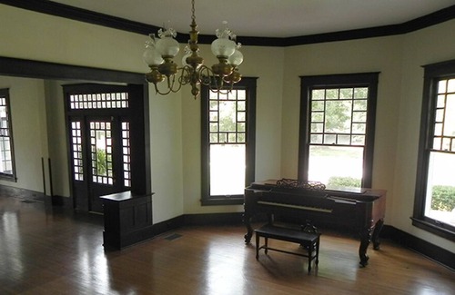 Leland House | Historic Home on Scenic Deer Creek - In the Heart of the Mississippi Delta