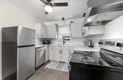 Vancouver House | Historic Home W/RV Hookups DT Location