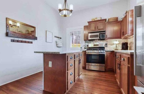 Ball Ground House | Historic Home Walk to Downtown & Wedding Venues