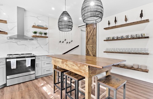 East Little Havana House | Historic house, heart of Miami. Heated pool & jacuzzi. Walk to Marlins Park