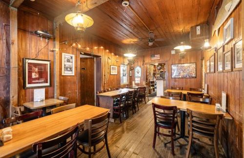 Cedar Key Apartment | Historic Island Hotel