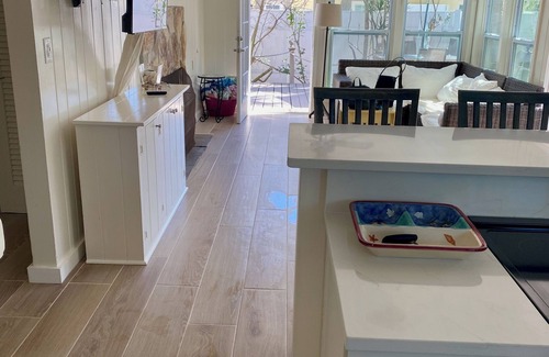 Whitney Beach Cottage | Historic Longbeach Village Cottage - Private Home