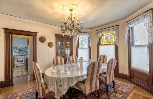 Greenport House | Historic Luxurious Captains Home- Greenport Village, wineries,golf, beach