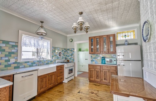 Greenport House | Historic Luxurious Captains Home- Greenport Village, wineries,golf, beach