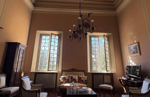 San Faustino-Madonnina-Quattroville Apartment | HISTORIC MANSION A STONE'S THROW FROM DOWNTOWN AND NEAR THE HIGHWAY EXIT