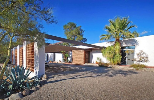 Casas Adobes House | Historic Mid-Century Modern House in the heart of Tucson's Catalina Foothills