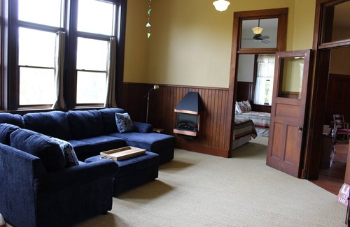 South Haven House | Historic Property close to South Beach and downtown - Upper Unit