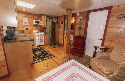 Wyomissing House | Historic Restored Amish Homestead 1-BR Barn Loft