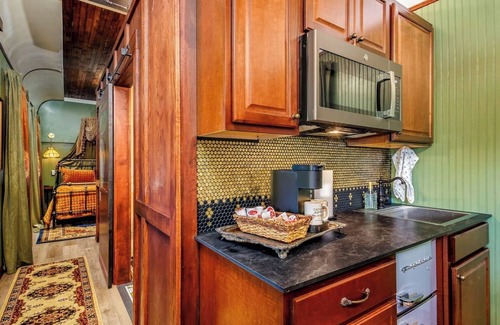 Brownwood Apartment | Historic Stay in Santa Fe Railcar