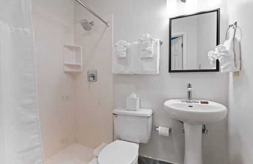 Faubourg Lafayette House | Historic Streetcar Inn