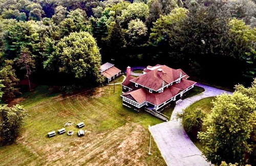 Waynesboro House | Historic Summit View Mansion Near Gettysburg